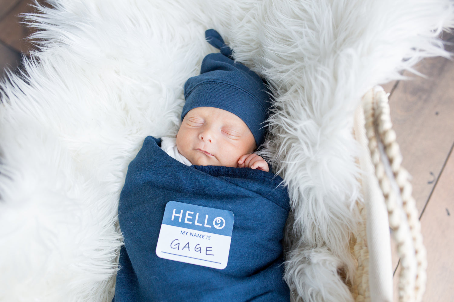 Lulujo Hello World Set (Bamboo Hat + Swaddle blanket)