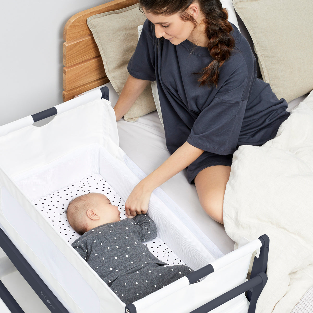 SnuzPod4 Bedside Crib