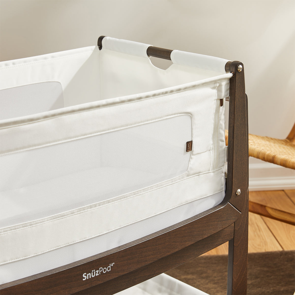 SnuzPod4  Bedside Crib The Natural Edit