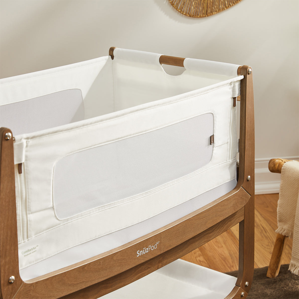 SnuzPod4  Bedside Crib The Natural Edit