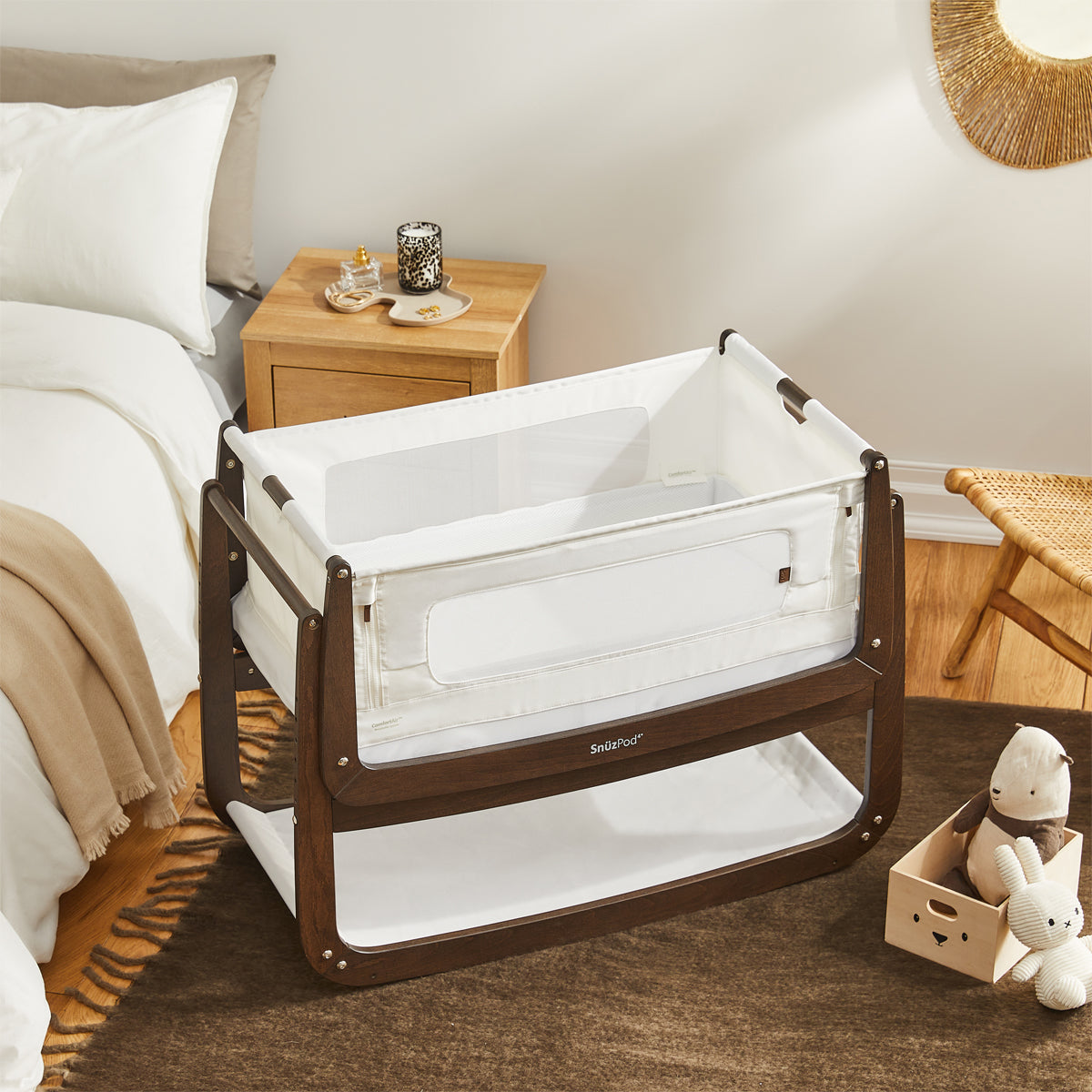 SnuzPod4  Bedside Crib The Natural Edit