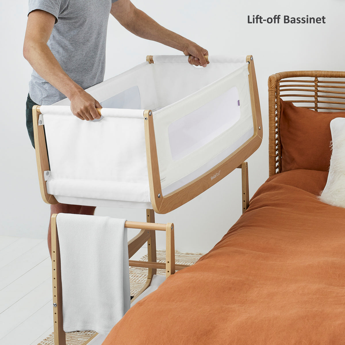 SnuzPod4 Bedside Crib