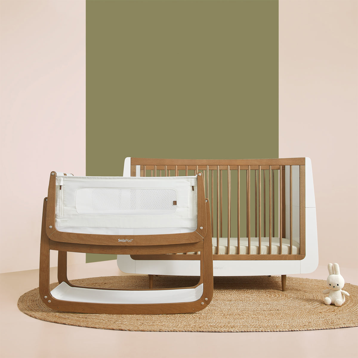 SnuzPod4  Bedside Crib The Natural Edit