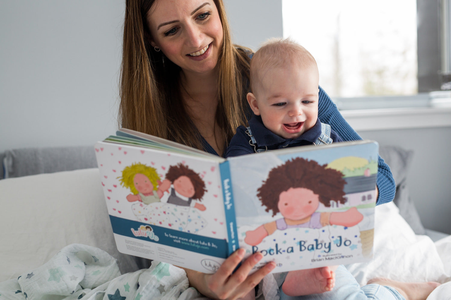 Lulujo Cotton Swaddle &amp; Book Gift Set