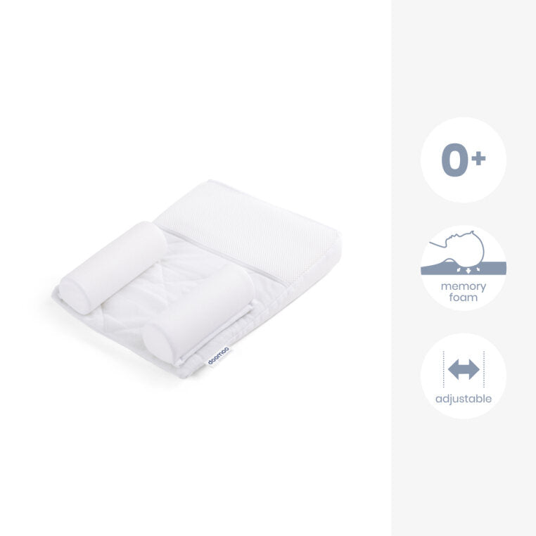 Close-up of Doomoo Basics Supreme Sleep Small positioner, showing its soft and comfortable design.