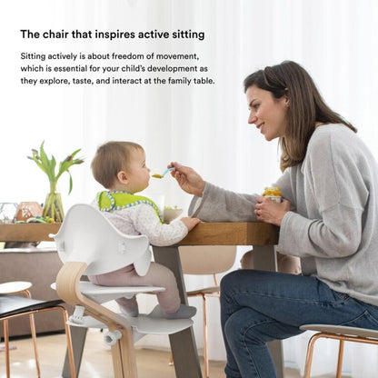 Stokke Nomi Baby Set, perfect for toddlers to explore at the family table.